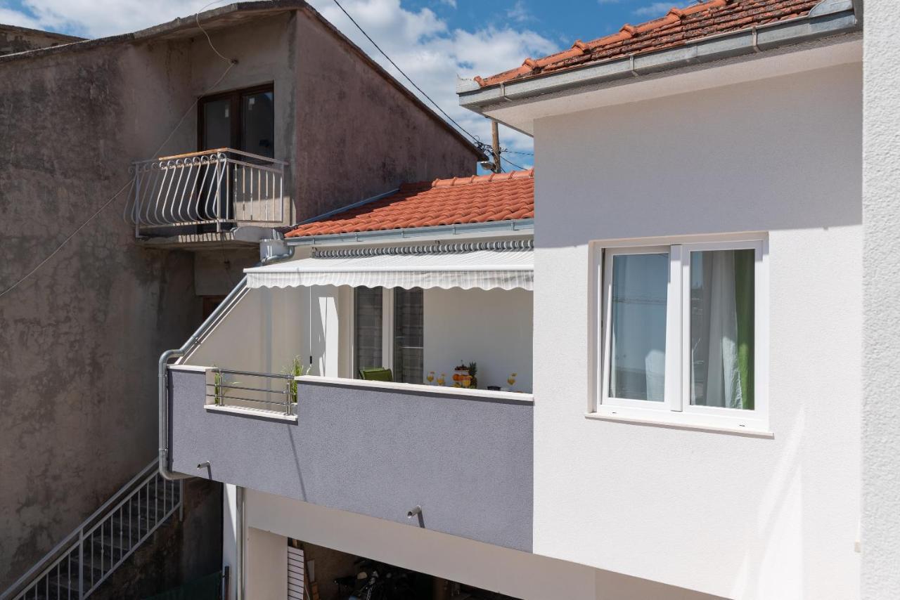 Apartment Roko Trogir Buitenkant foto