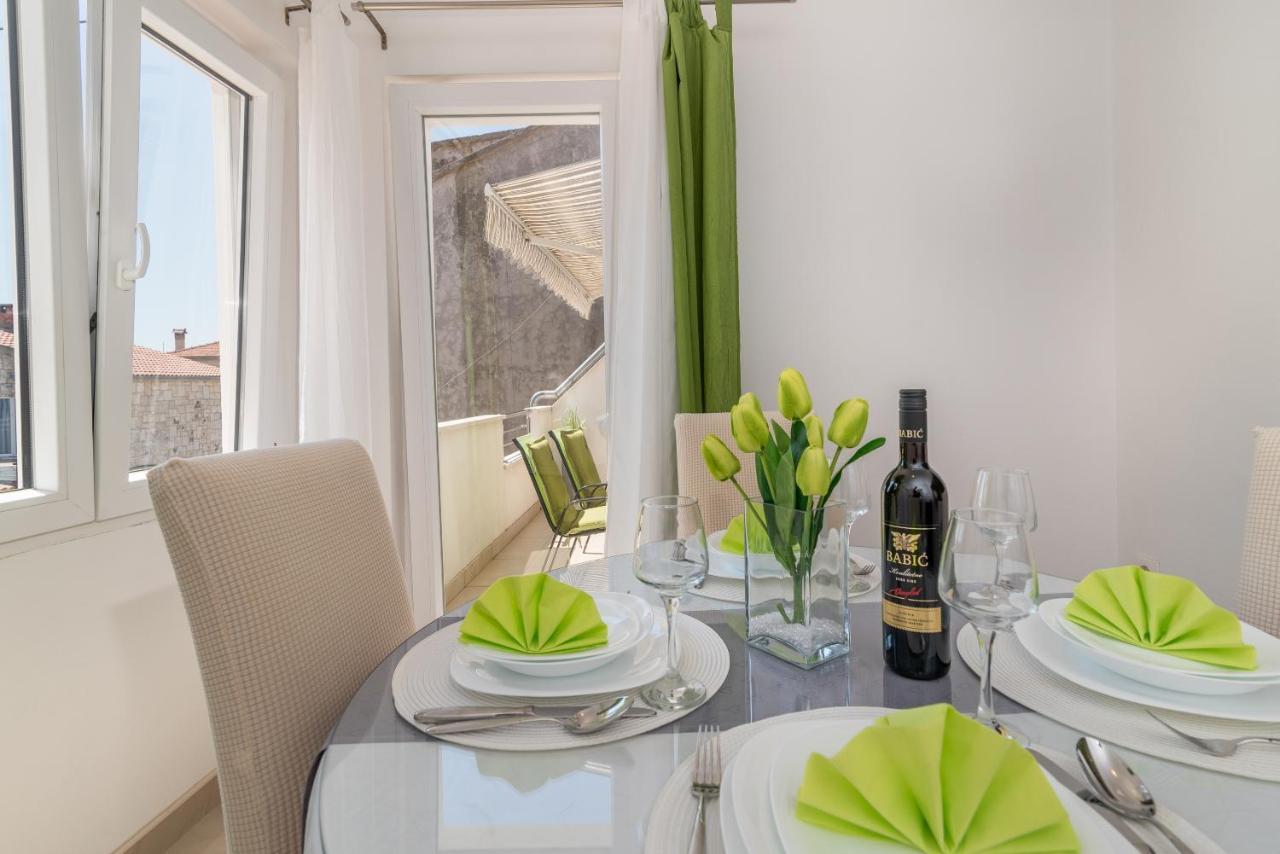 Apartment Roko Trogir Buitenkant foto