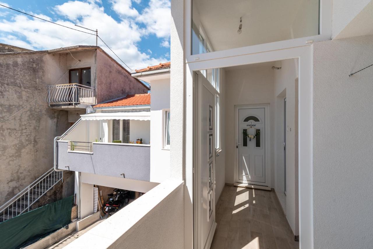 Apartment Roko Trogir Buitenkant foto