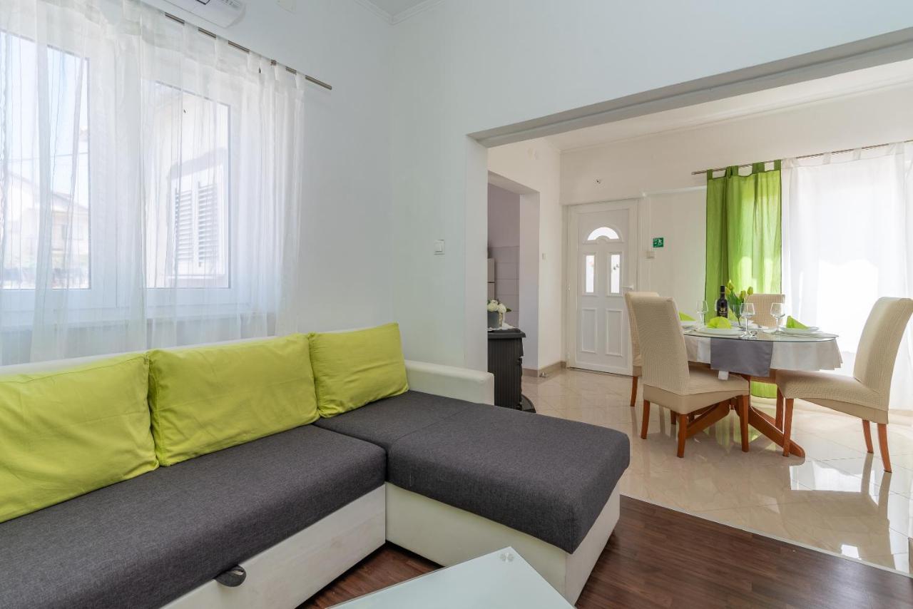 Apartment Roko Trogir Buitenkant foto
