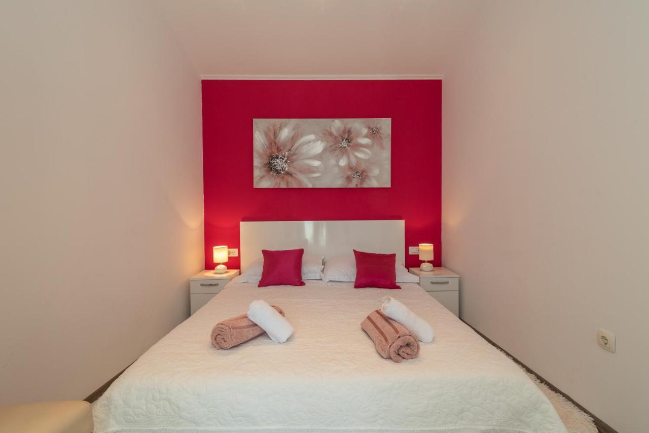 Apartment Roko Trogir Buitenkant foto