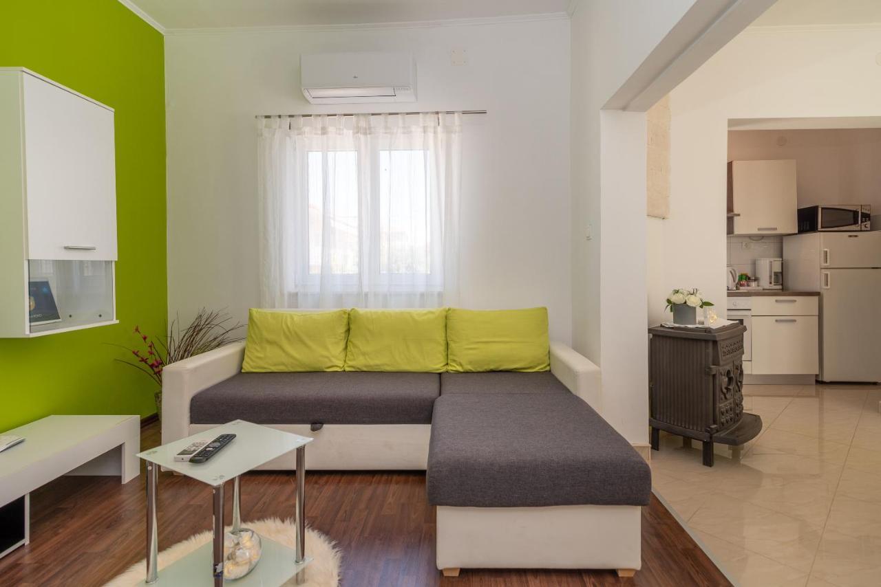 Apartment Roko Trogir Buitenkant foto