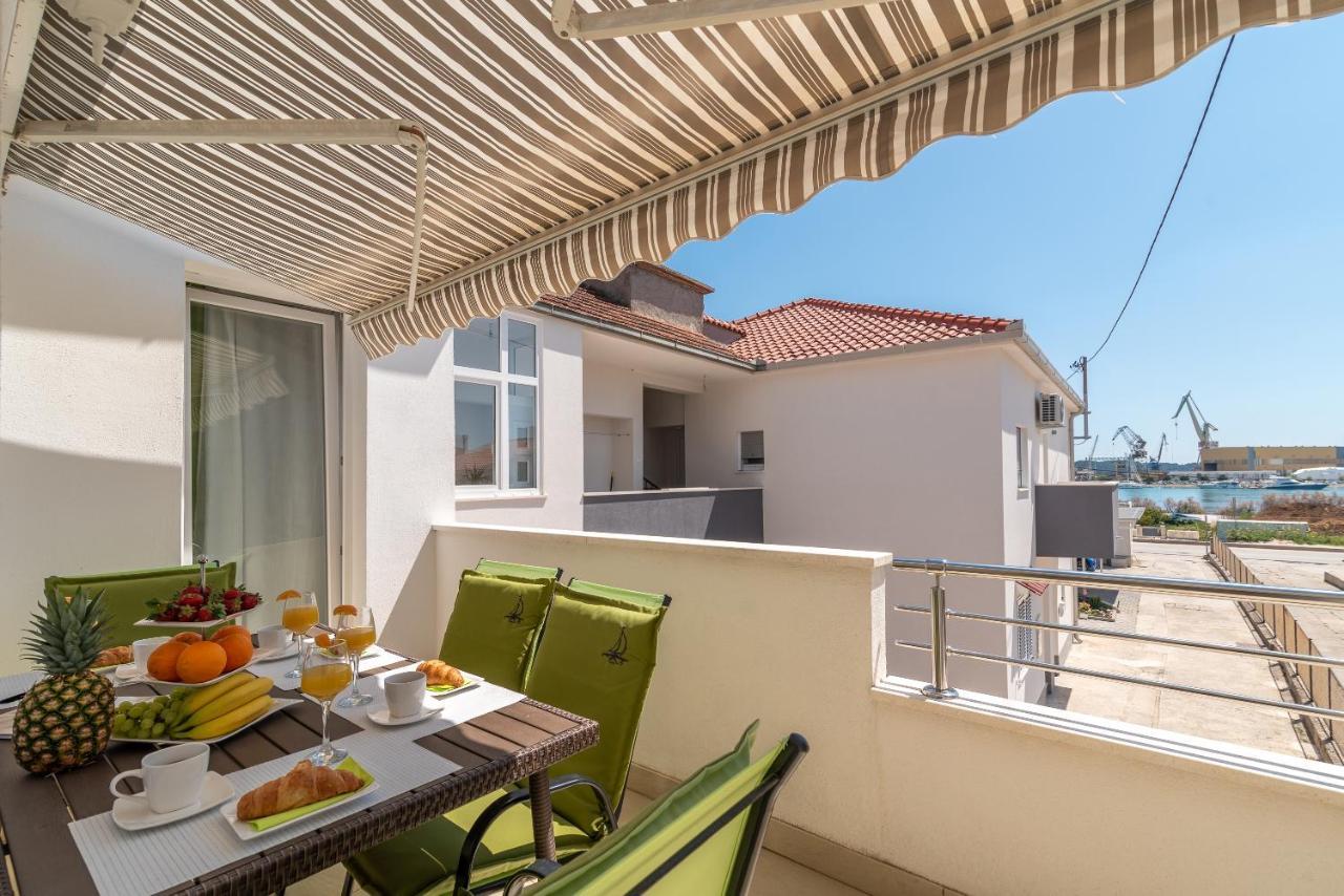 Apartment Roko Trogir Buitenkant foto